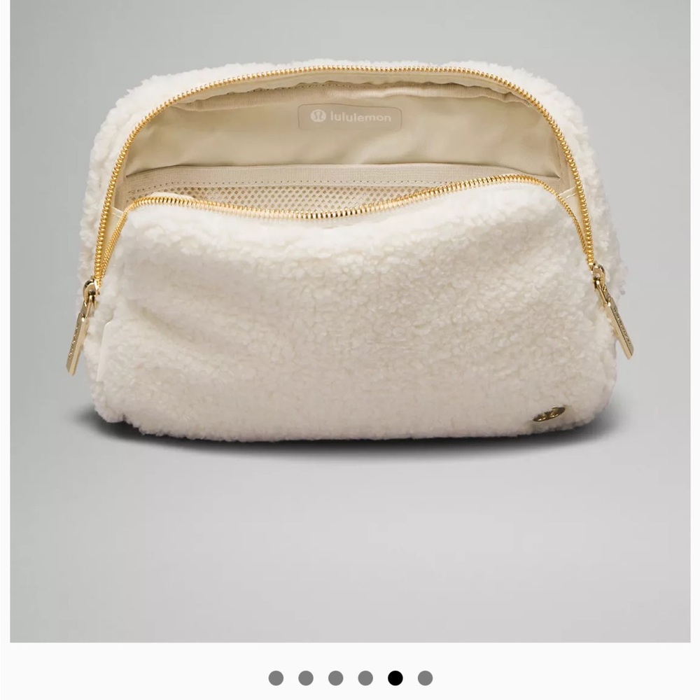 NEW lululemon Everywhere Belt Bag Large Fleece Size 2L Gold Hardware - Picture 6 of 8